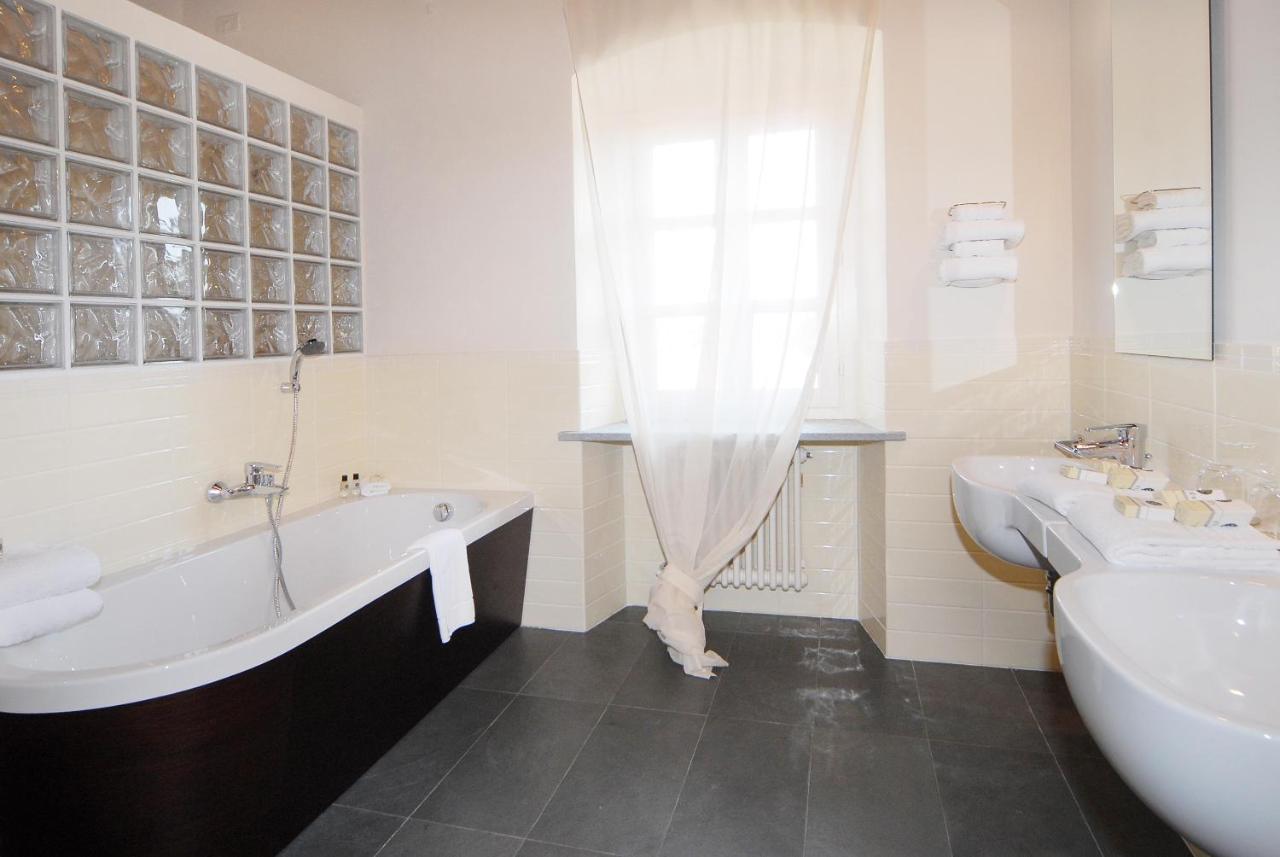 Hotel Antico Podere Propano サルッツォ エクステリア 写真