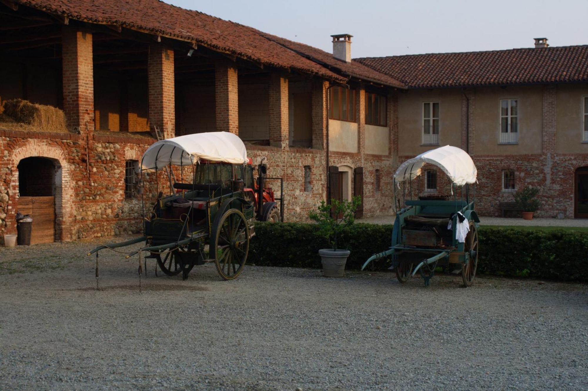Hotel Antico Podere Propano サルッツォ エクステリア 写真