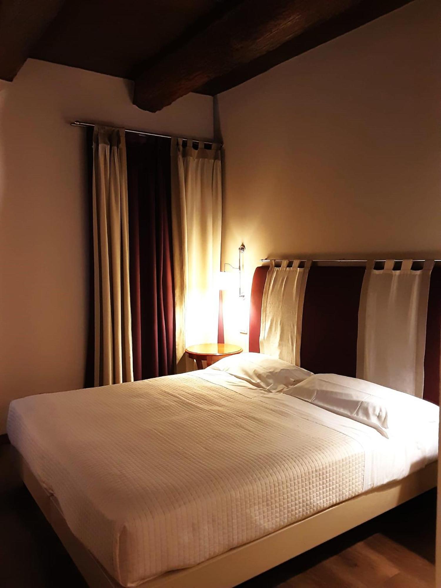 Hotel Antico Podere Propano サルッツォ エクステリア 写真