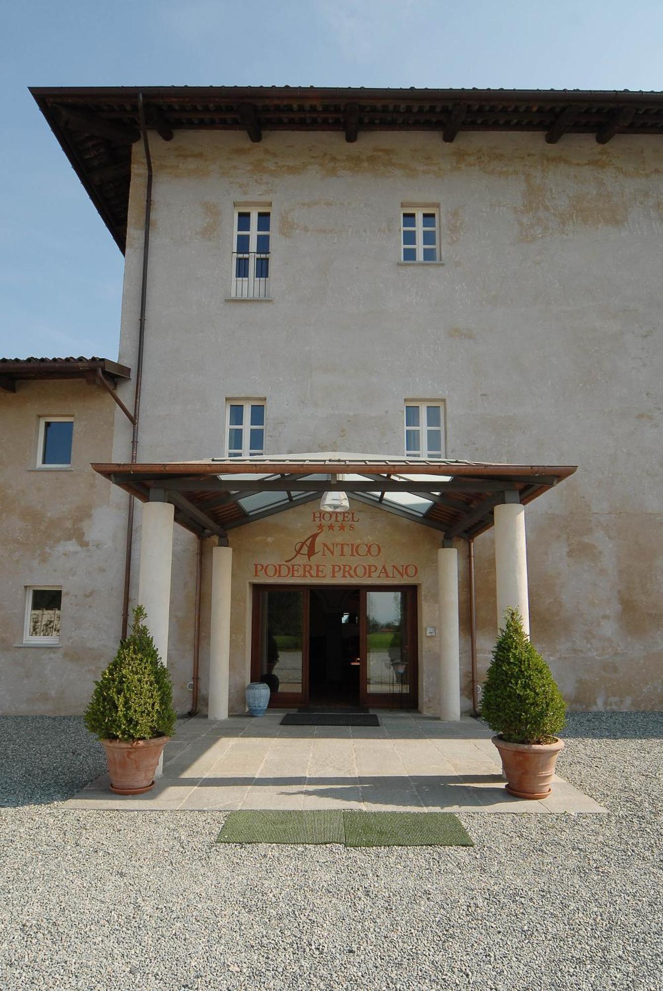 Hotel Antico Podere Propano サルッツォ エクステリア 写真