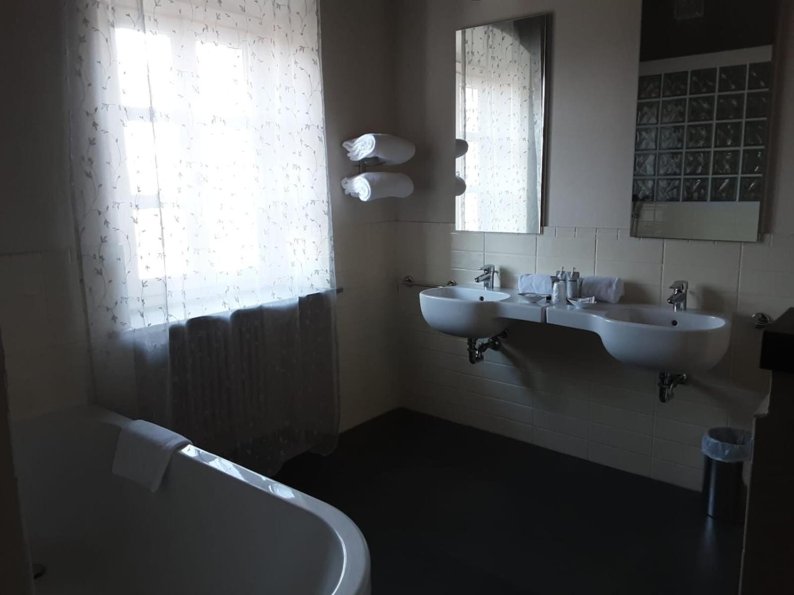 Hotel Antico Podere Propano サルッツォ エクステリア 写真