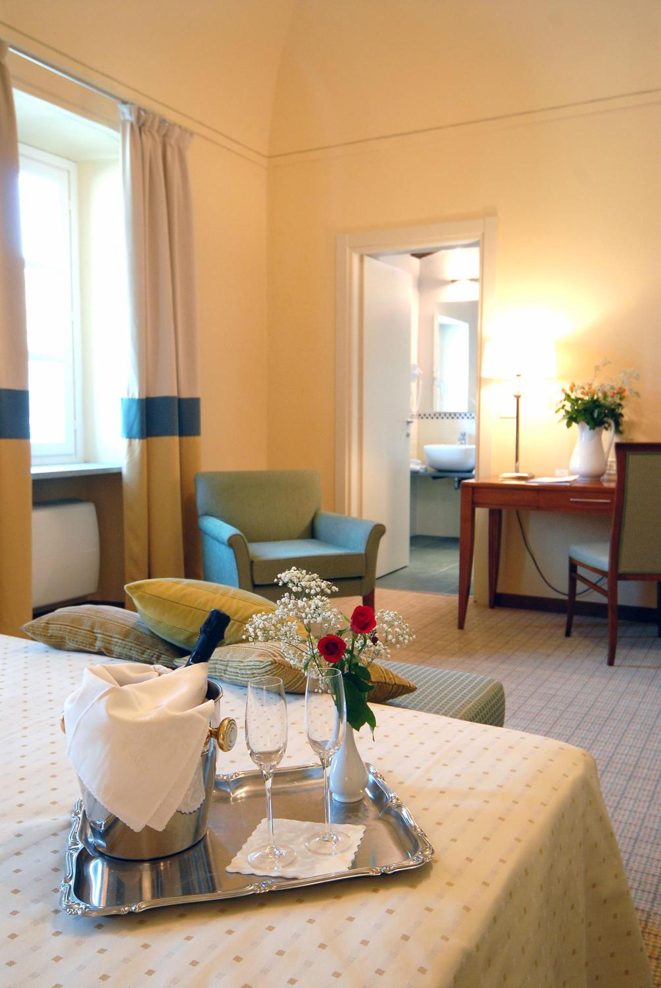 Hotel Antico Podere Propano サルッツォ エクステリア 写真