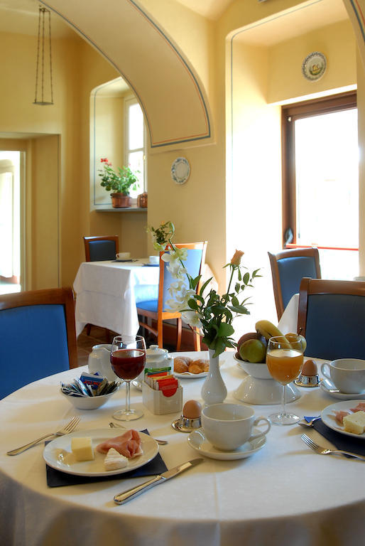 Hotel Antico Podere Propano サルッツォ エクステリア 写真
