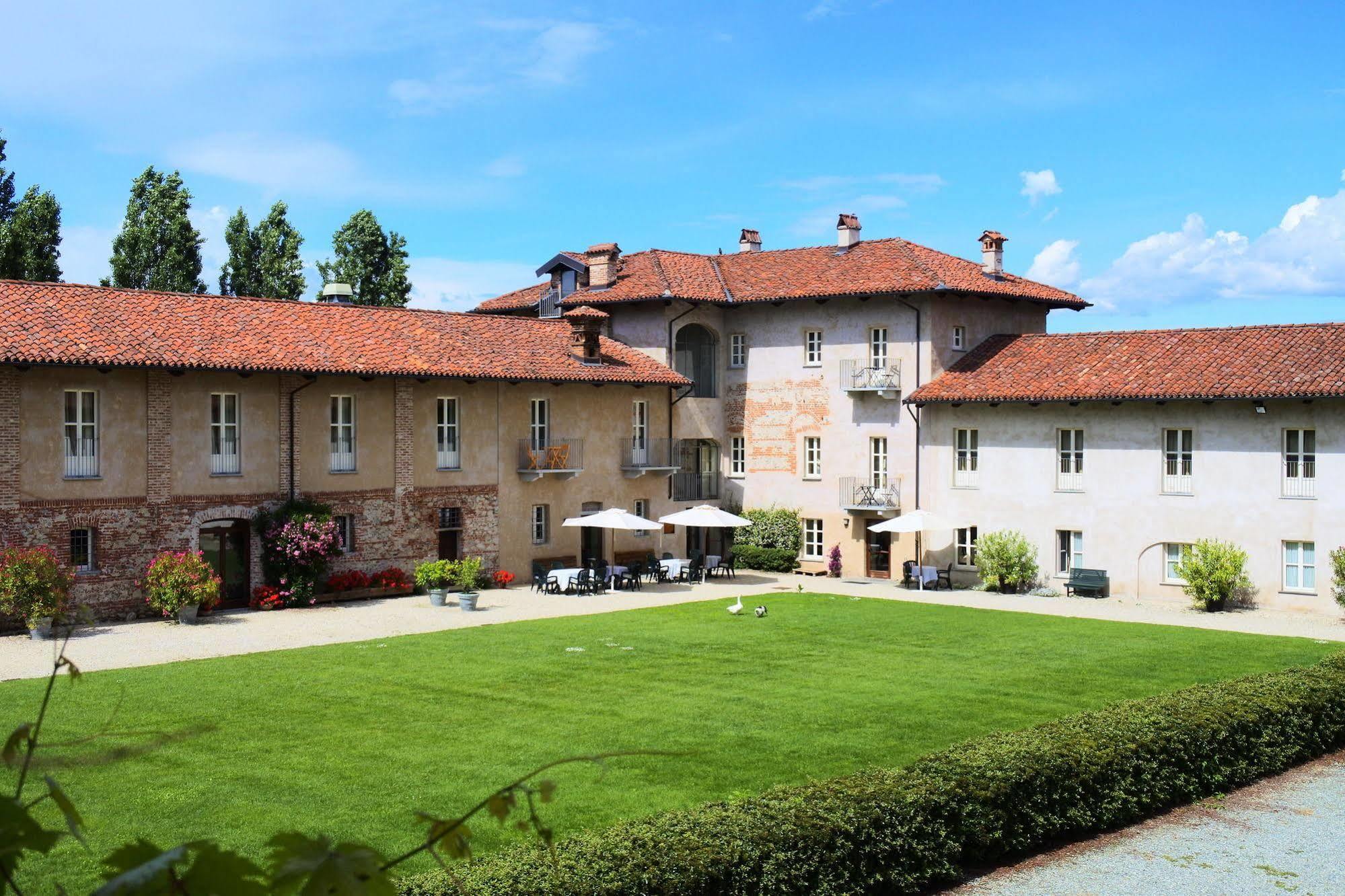 Hotel Antico Podere Propano サルッツォ エクステリア 写真